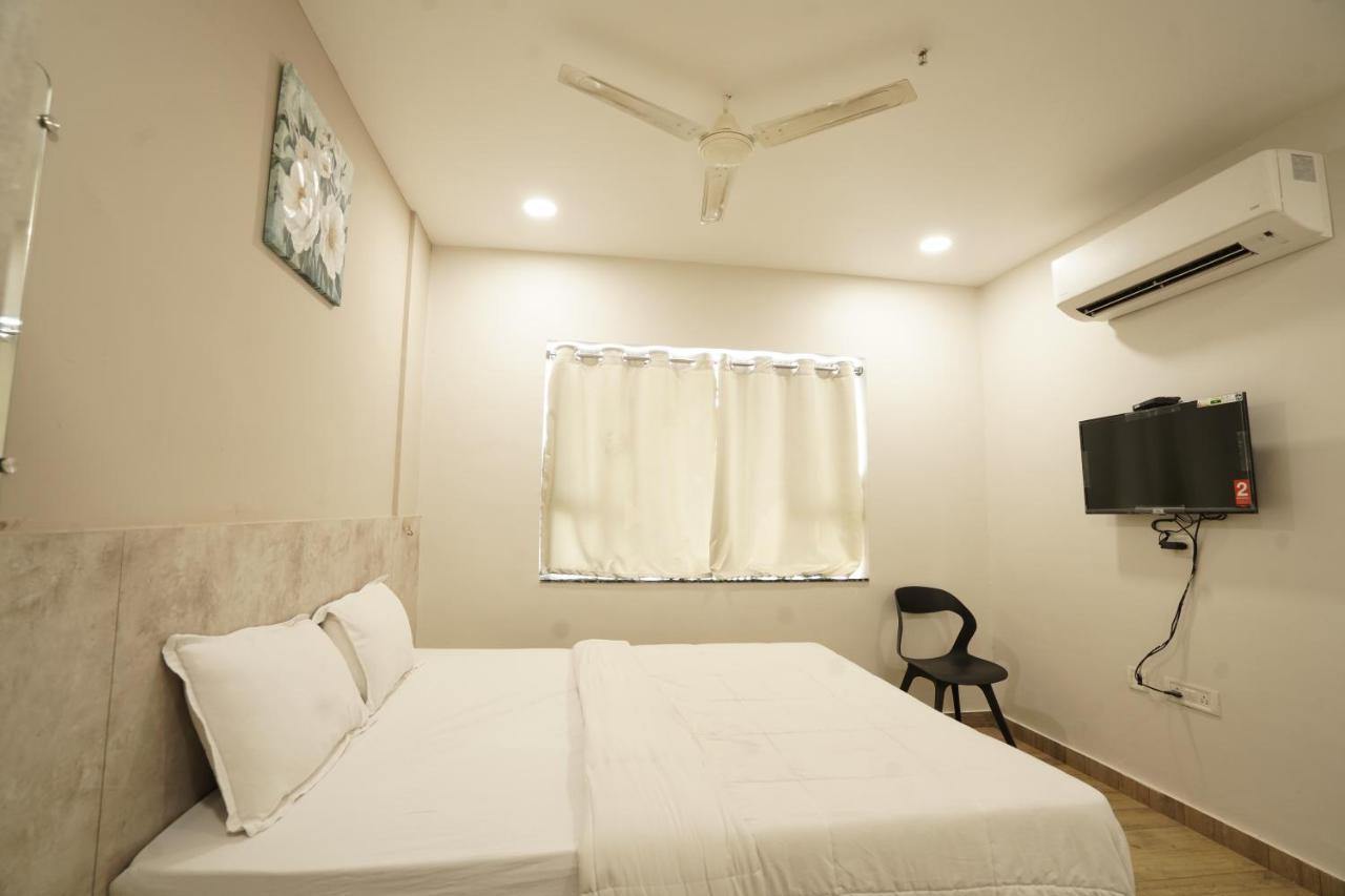 Hotel Trp Bliss Nizamabad Exteriör bild