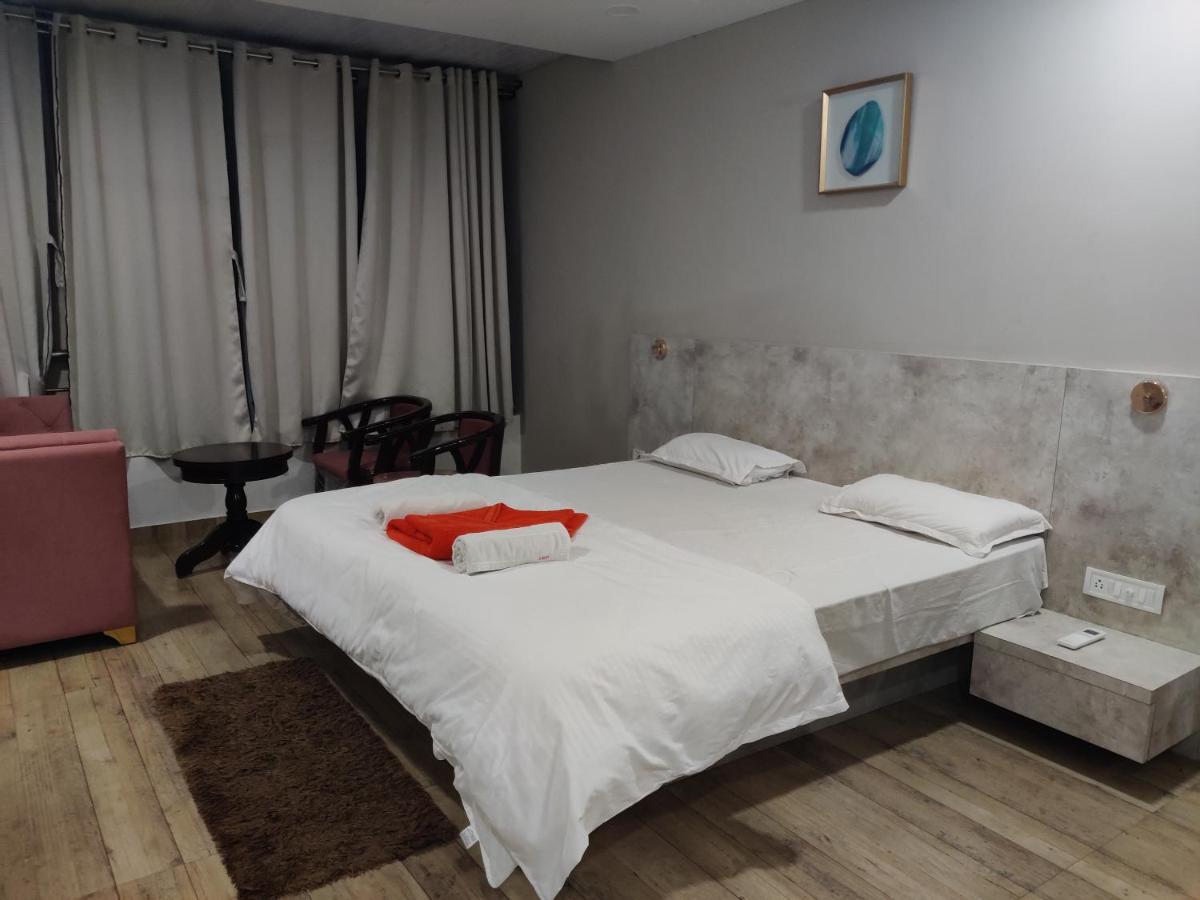 Hotel Trp Bliss Nizamabad Exteriör bild